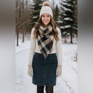 🩵 Vero Moda Blue Denim Skirt with Front Pockets – Size Medium